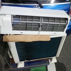 東芝　RAS-E405E6AR-W 　14～16畳エアコン 　2018年　 お掃除機能　プラズマ空清　 [おもに14畳用 /100V]の画像