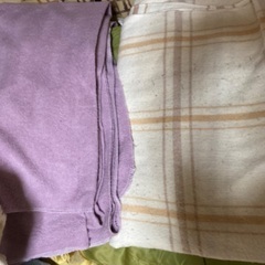 お話し中　布団類　冬物シーツ　アクリル毛布など中古の画像