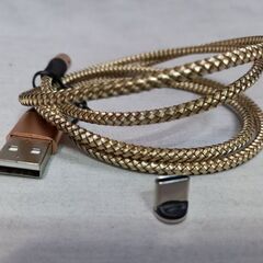 磁石,マグネット式スマホ充電ケーブル 