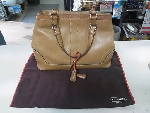 セール中につき、店頭にて表示価格13,178円から20%割引の10,542円で販売中！　　COACH　コーチ　ハンドバッグ　ショルダーバッグ