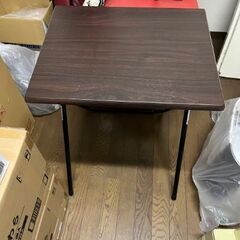 サイドテーブル