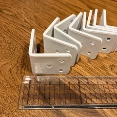 L字金具　白　8個の画像