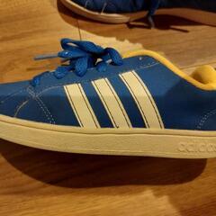 adidas スニーカー18cm