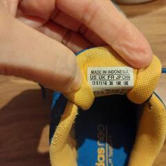 adidas スニーカー18cmの画像