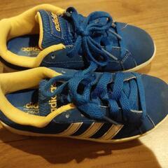 adidas スニーカー18cmの画像