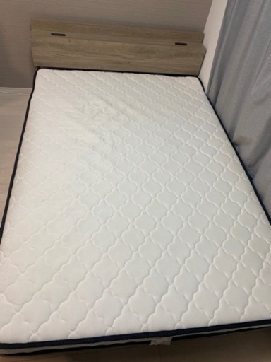 ※受け渡し決定済み。ダブルベッド　マットレス付き　10000円　即受け渡し可能
