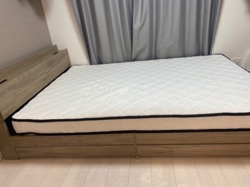 受け渡し決定済み。ダブルベッドマットレス付き10000円即受け渡し可能 
