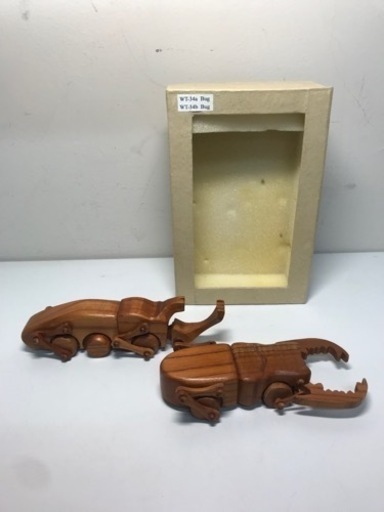 O2402-153 クワガタ＆カブトムシ 木の動くおもちゃ 車輪・ツノ動かせます 中古美品