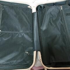 キャリーケース※破損箇所あり【決まりました】の画像
