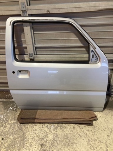 JB23 ジムニー 右ドア Z2S シルバー