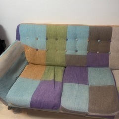 パッチワークソファーの画像