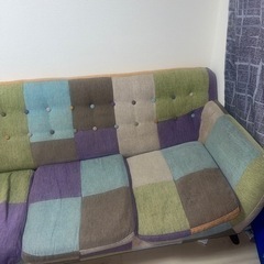 パッチワークソファーの画像