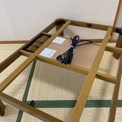 こたつ(高さ調節・通年使用可、一部傷あり)の画像