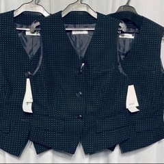 会社等の制服に⭐︎７号ベスト×３着　黒　ドット柄