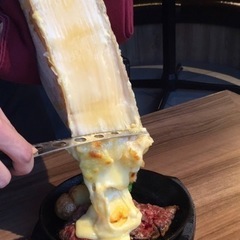 業務用のラクレットチーズの機械を千円からレンタル致します。の画像