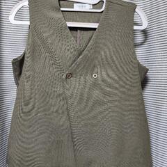 【着用1回】キッズ ノーカラージャケットセットアップ+シャツ+ベスト 140の画像