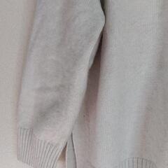 h&m　白　ホワイト　ハイネックセーター　厚手あったか　普段着の画像