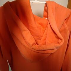 近日中処分のためお値下げ！おまけ付きユニクロパーカーピンクの画像