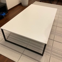 ボーコンセプト　リビングテーブル