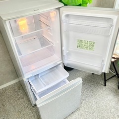 ☑︎ご成約済み🤝 SHARP 一人暮らし用 2ドア冷蔵庫  137L シルバー⛓️ の画像