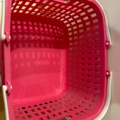 プラスチック洗濯カゴの画像