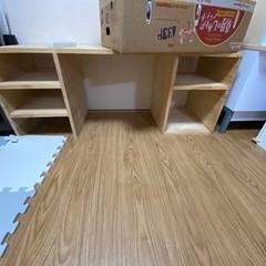 おもちゃ収納棚の画像