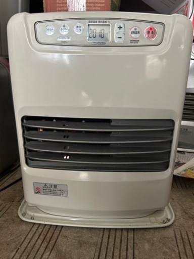 ダイニチ、コロナの石油ファンヒーターの分解掃除賜ります。エラーが出てお困りの方はぜひご相談ください。
