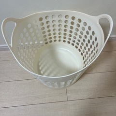 洗濯カゴの画像