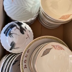 お皿、茶碗の画像