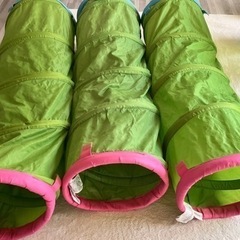 IKEA トンネル3本+テントの画像