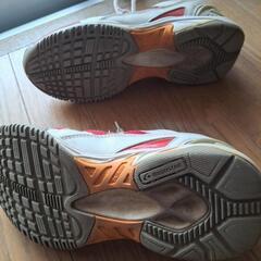 高校の古靴の画像