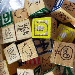 木の玩具　積み木などの画像