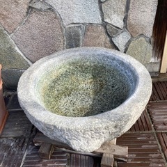 コンパクトな臼(うす)