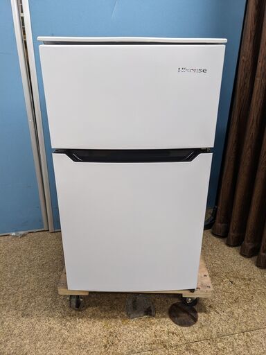 ☆Hisense 2ドア冷凍冷蔵庫 93L 2020年製 HR-B95A スタイリッシュ 強化ガラス棚 耐熱トップテーブル