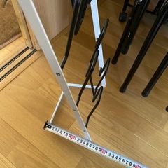 スリッパ立て　スチール　白黒　ホワイト　ブラック　シンプル　金属製の画像