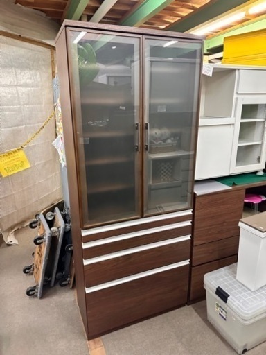 食器棚　たくさん収納できます　幅80 奥41 高さ195cm