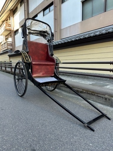 お店のインテリアに人力車
