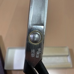 相談中ー裁ち鋏　はさみ　ハサミの画像