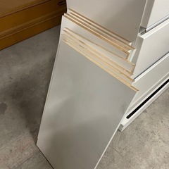 🌸新生活応援🌸 大幅値下げ中‼️ 高級家具🌿‬  スライドドア カリモク家具 収納棚 食器棚 大人気色 キッチンボード ホワイトの画像