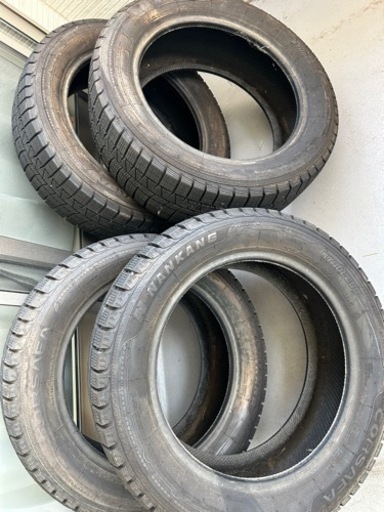 （決まりました。）205/55R16 ｽﾀｯﾄﾞﾚｽﾀｲﾔ 4本ﾀｲﾔ倉庫内保管2018年製極上ほぼ新品