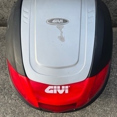 GIVI デイトナ トップケース(カギ1個見つかりました)