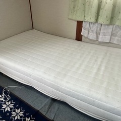 シングルベッド フレームとマットレスセットであげます！の画像
