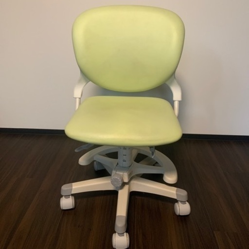 オカムラ  学習椅子  Stella グリーン