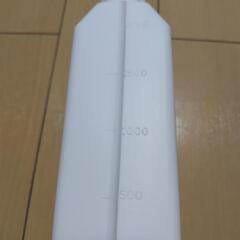 【取引中】容器　消毒液入れ、水入れにの画像