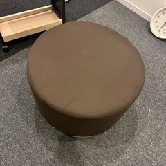 クッションチェア&キャスター付きラック無料の画像