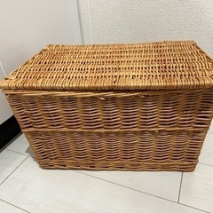 無料　収納家具(ラタンバスケット)