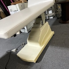 マッサージ業務ベッド（自動）の画像