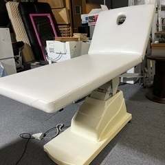 マッサージ業務ベッド（自動）の画像