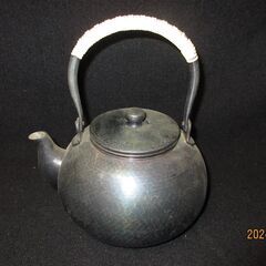 銅製やかん①　黒銅仕上げ