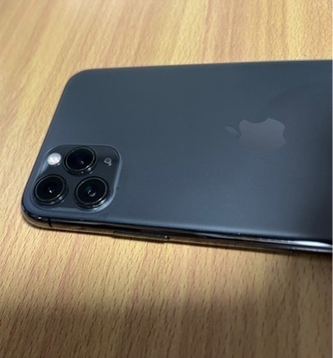 9日夜仮予定　iPhone11Pro max  256GB  美品　引き取り早い順に致します　